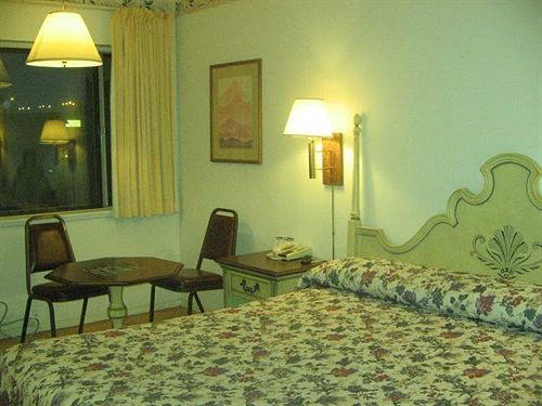The Hastings Inn Salina Habitación foto